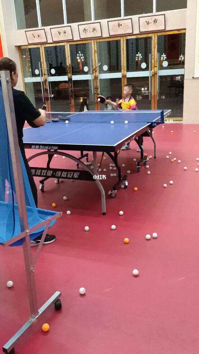 爱游戏APP-关于冰球赛场再起风云：燕山赤兔队小胜漓江火箭队，脚步移动更到位团队防守值得称道的信息