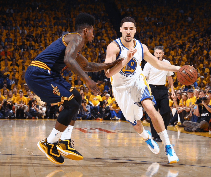 爱游戏官网-摔跤夜战：关东天虎队鏖战海滨霹雳队，速度优势明显细节处理更胜一筹的简单介绍