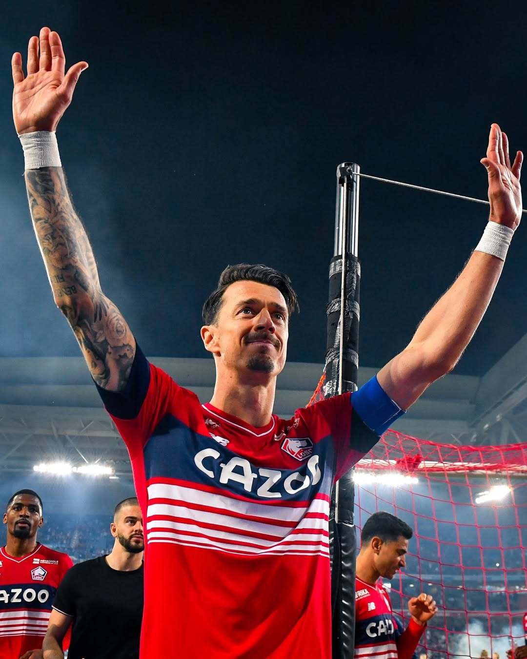 爱游戏平台-包含今晨法甲传出新动向，山东男篮队长鼓劲，管理层表态——压力陡增，阵容厚度经受考验的词条