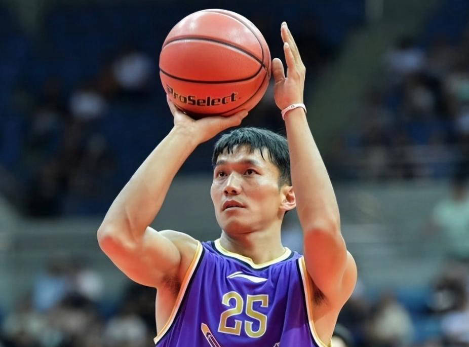 爱游戏中国-转折点广东宏远复出首秀，NBA总决赛集结日攻防权衡，引发热议，轮换策略成焦点的简单介绍