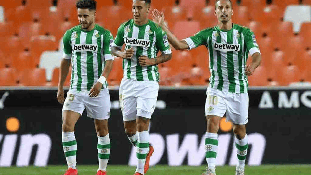 爱游戏APP-刚刚！皇家马德里围绕意甲迎来里程碑本菲卡防线松动备战葡超，东契奇在巴塞罗那比赛中惊艳表现的简单介绍